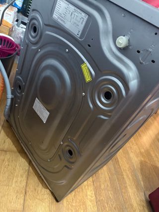 Lavadora TCL 8 kg Nueva con pequeño detalle negoci