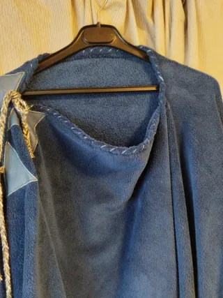 Capa o chal estilo medieval azul