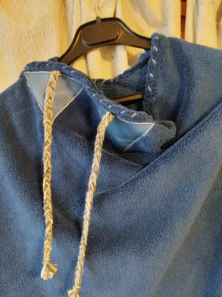 Capa o chal estilo medieval azul