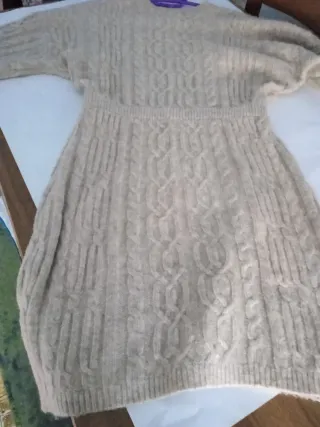 Vestido de punto trenzado beige