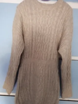 Vestido de punto trenzado beige