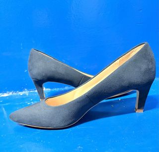 Zapatos de tacón azul marino