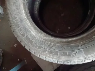 2 Neumáticos TRIANGLE 215/65-15C 104/102T