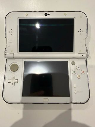 New Nintendo 3DS XL Blanca + Funda Pokémon