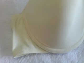 Soutien Primark com Aro cream 95C