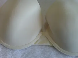 Soutien Primark com Aro cream 95C