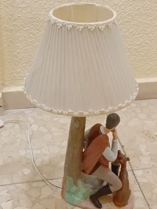 Lámpara de mesa figura y perro