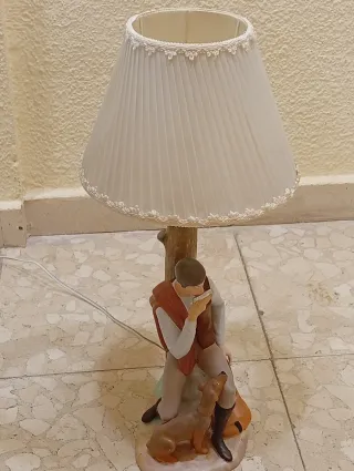 Lámpara de mesa figura y perro