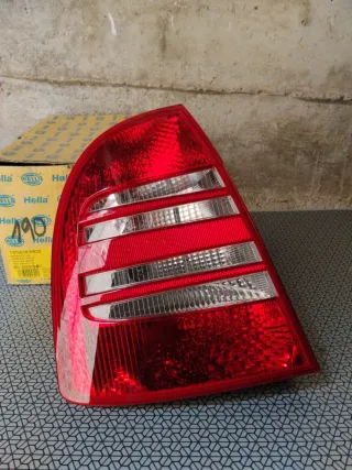 Piloto Trasero Izquierdo Skoda Superb