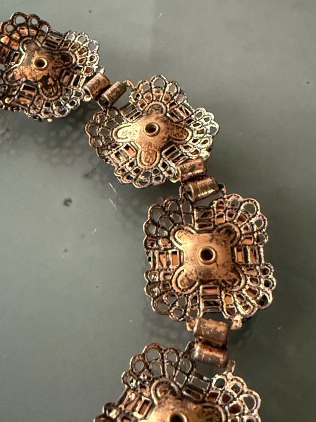 Bracciale vintage metallo ramato vetro bianco