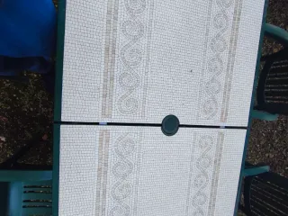 Mesa de jardín con 6 sillas extensible.