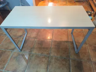 Mesa de escritorio madera y metal