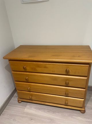 Cómoda de madera maciza