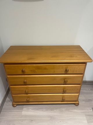 Cómoda de madera maciza
