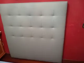 Cabezal de cama gris polipiel