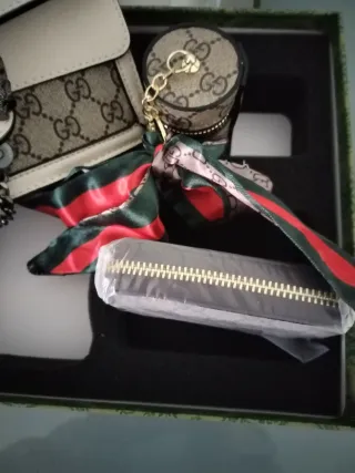 Precioso bolso y complementos