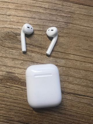 AirPods Apple
