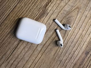 AirPods Apple