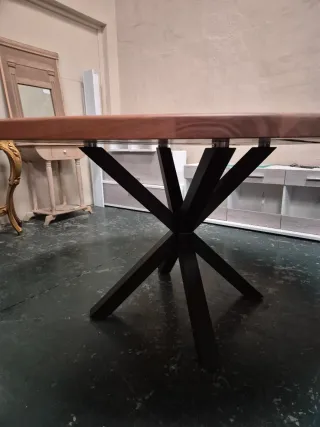 Mesa redonda Medidas: 150× 76( alto)