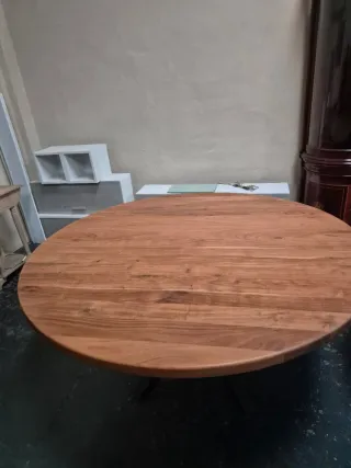 Mesa redonda Medidas: 150× 76( alto)
