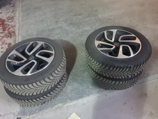 Juego 4 Llantas y Neumáticos Invierno