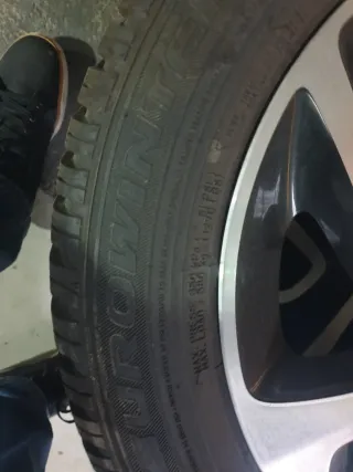 Juego 4 Llantas y Neumáticos Invierno