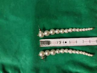 Orecchini lunghi con perline