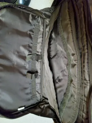 Bolso para picas y alarmas de pesca .