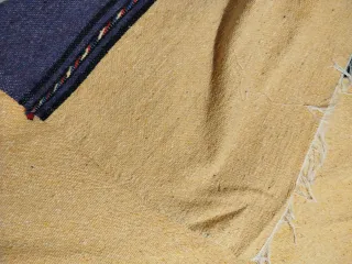 Alfombra Kilim de algodón amarilla y morada