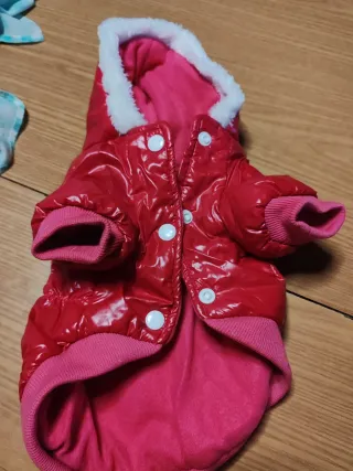 Cappottino per cane rosa con pelliccia