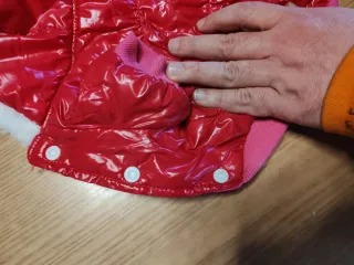 Cappottino per cane rosa con pelliccia