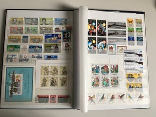 Clasificador con sellos y hojitas de R D Alemana.