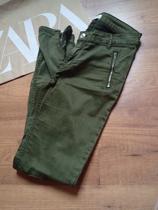 Pantalón Zara