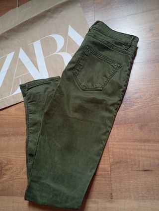 Pantalón Zara