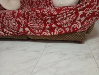 Sofá antiguo estampado floral