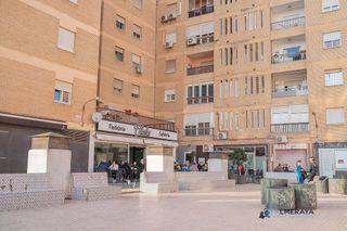 Local comercial en venta en Ciudad Jardín - Tagarete - El Zapillo en Almería