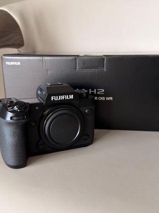 Fujifilm X-H2 (solo cuerpo)