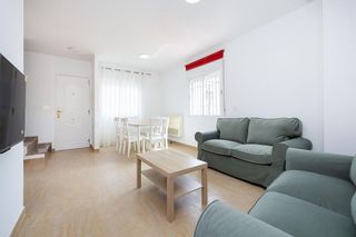 Chalet en alquiler en Escúzar