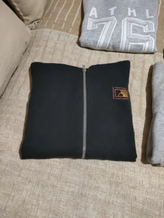 Lote 6 sudaderas niño T 10-12. Con y sin capucha.