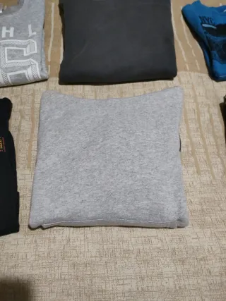 Lote 6 sudaderas niño T 10-12. Con y sin capucha.