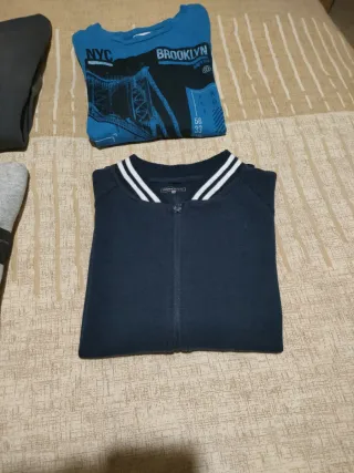 Lote 6 sudaderas niño T 10-12. Con y sin capucha.