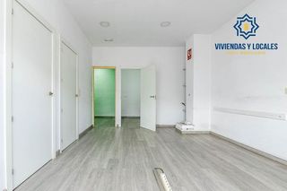 Local comercial en venta en Cervantes en Granada