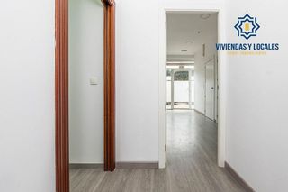 Local comercial en venta en Cervantes en Granada