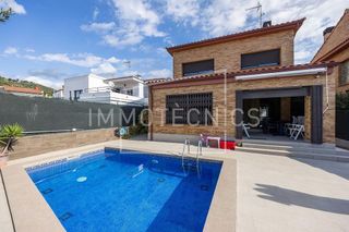 Chalet en venta en Les Creus-Can Feliu de Merola-Can Moré en Pineda de Mar