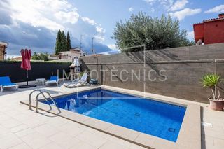 Chalet en venta en Les Creus-Can Feliu de Merola-Can Moré en Pineda de Mar