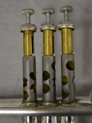 Corneta Bach Stradivarius 181-37 Plateada