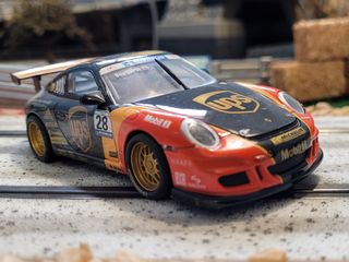 Coche de slot Scalextric Porsche 911 GT3 UPS