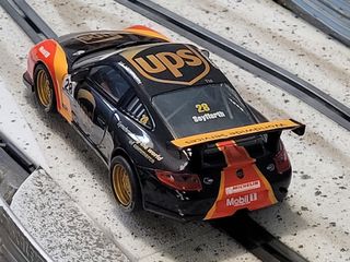 Coche de slot Scalextric Porsche 911 GT3 UPS