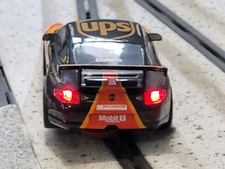 Coche de slot Scalextric Porsche 911 GT3 UPS