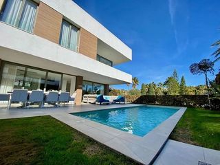 Chalet en alquiler en Paraíso - Atalaya- Benamara en Estepona